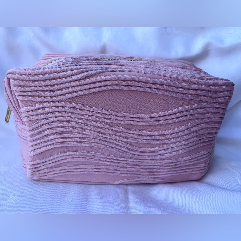 NWOT Lancôme Pink Cosmetic Pouch